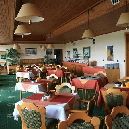 Πανσιόν Seeblick Garni 3*